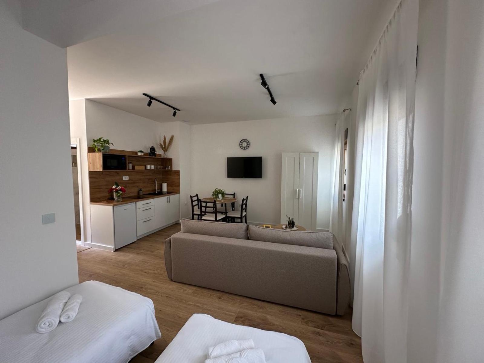 Izvor Apartment *